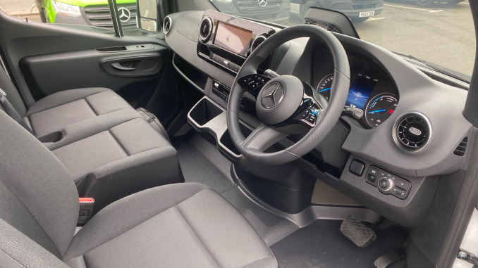 Mercedes-Benz Sprinter E314 L3 Electric Rwd 100kW 81kWh Pro Van Auto - Image 21